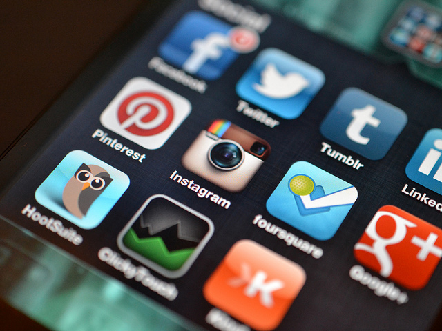 What makes Internet Addiction an Issue? What makes Internet Addiction an Issue?